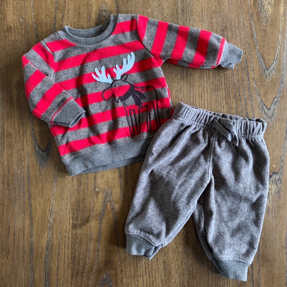 5/$20 Carter’s Moose Jogger Fleece